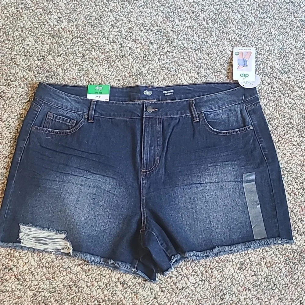 DIP BRAND WOMEN'S PLUS SIZE  BLUE JEAN CUTOFF DISTRESSED SHORTS SIZE 24W